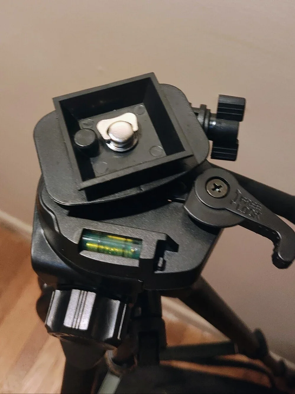 Ravelli Black Camera Tripod with Carry Bag